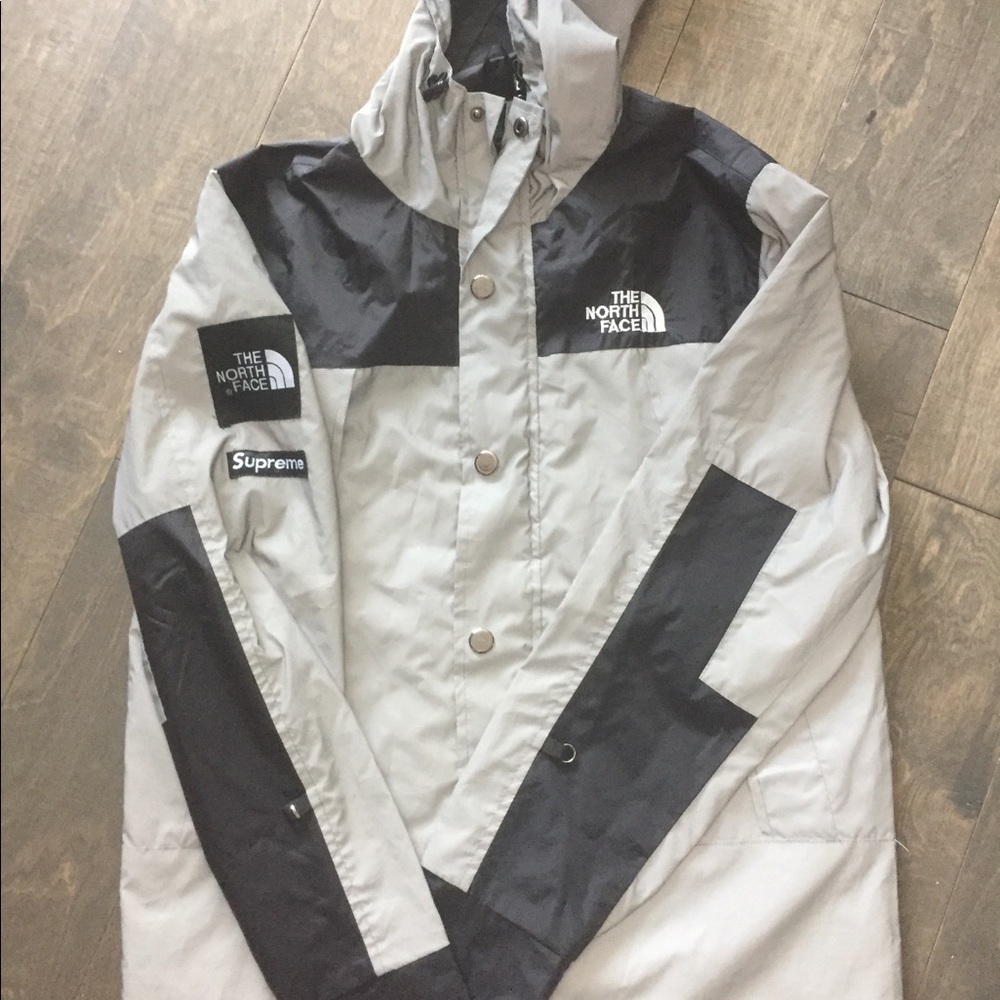 North face supreme men’Medium jacket